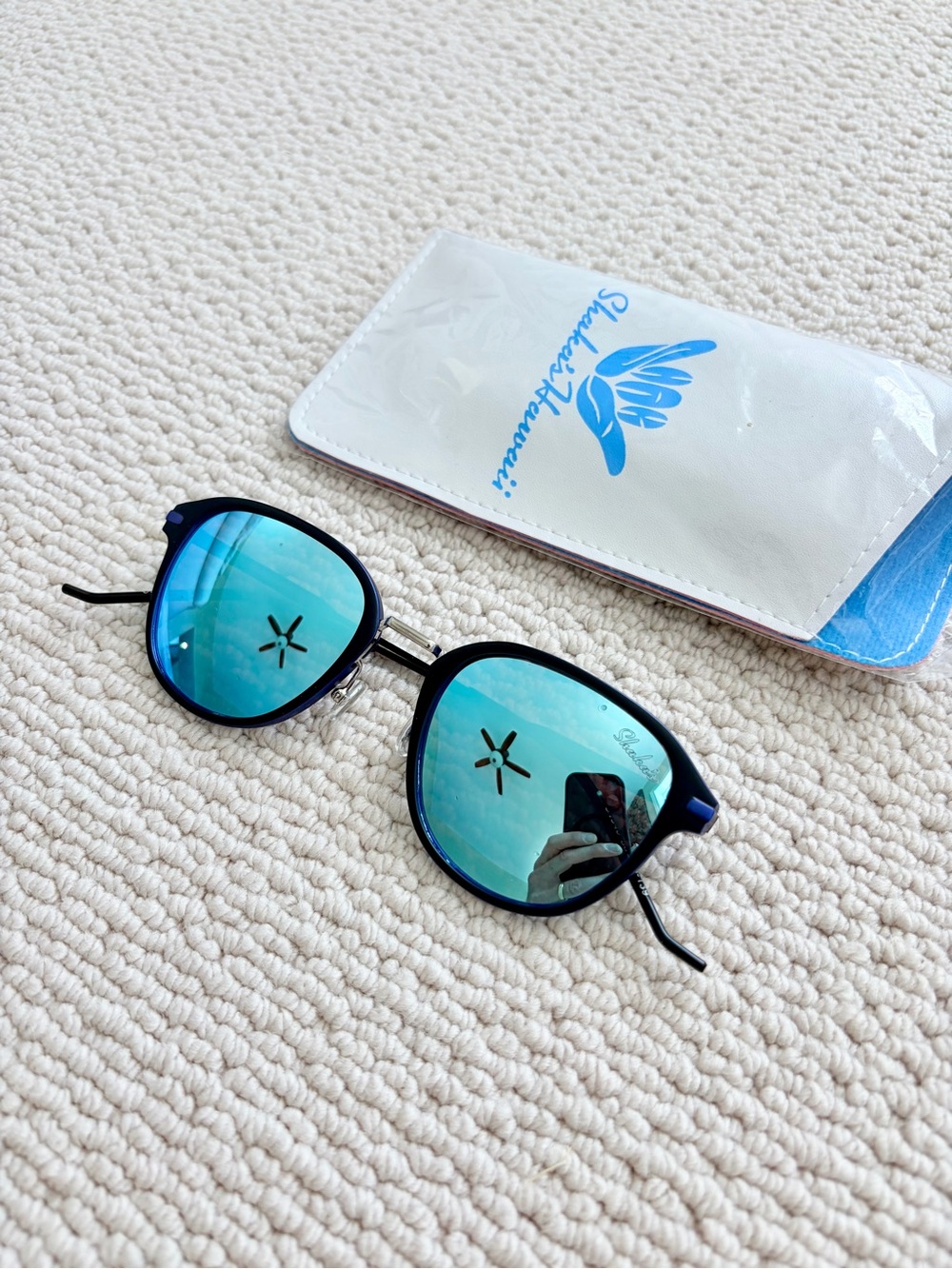 Shaka’s Hawaii Blue Mirrored Round Women’s Sunglasses